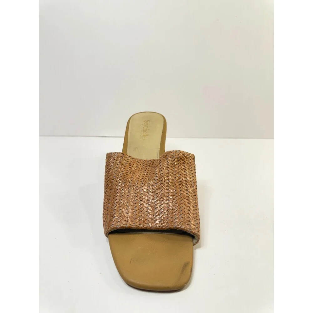 Seychelles stylish woven